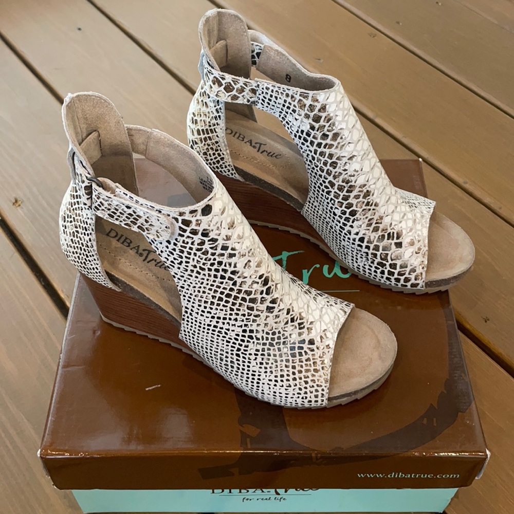 DIBA True Wedges